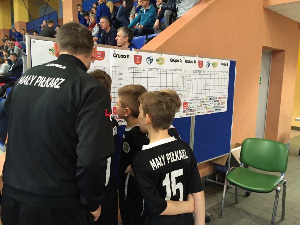 Młodzi piłkarze walczą w Janikowie