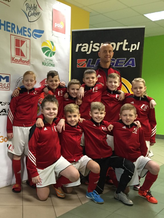 Młodzi piłkarze walczą w Janikowie