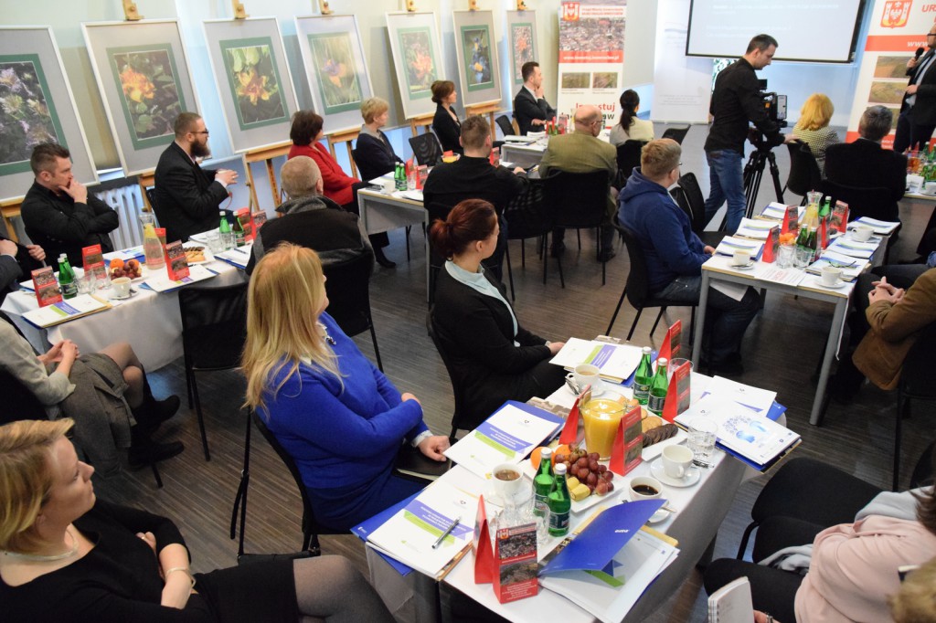 Konferencja o klastrach w biznesie w inowrocławskiej bibliotece