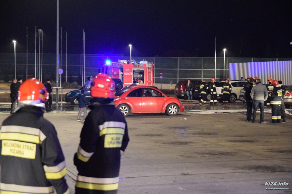 Pożar na parkingu Galerii Solnej