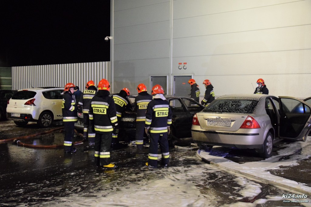 Pożar na parkingu Galerii Solnej