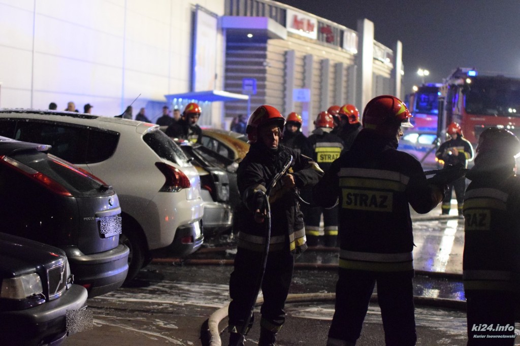Pożar na parkingu Galerii Solnej