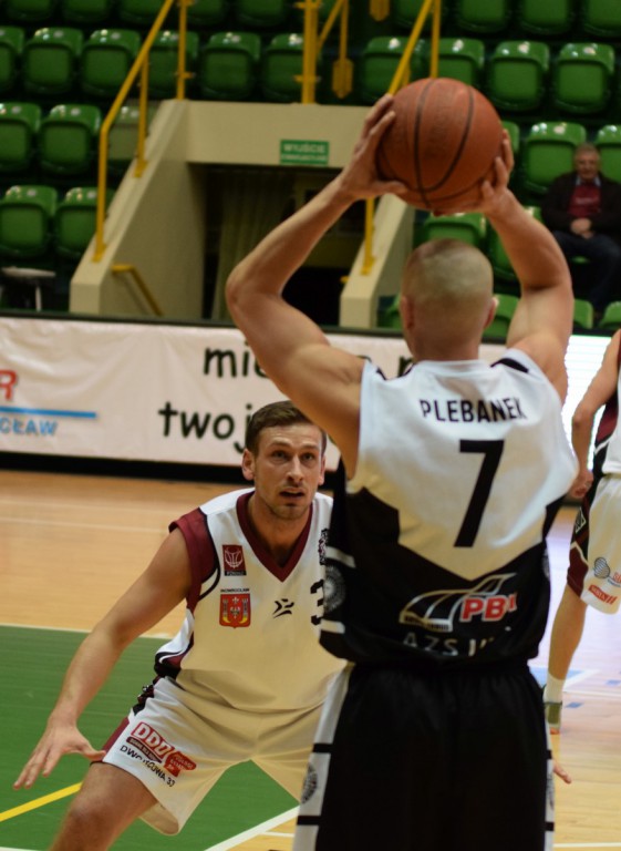 Czarna sobota na koszykarskich parkietach