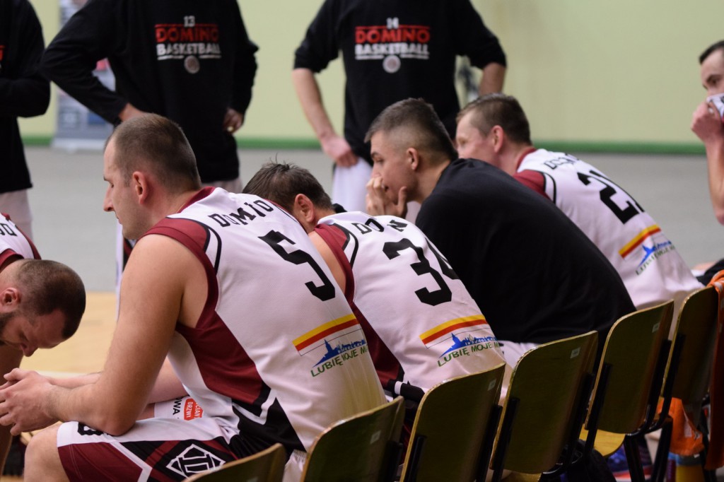 Czarna sobota na koszykarskich parkietach