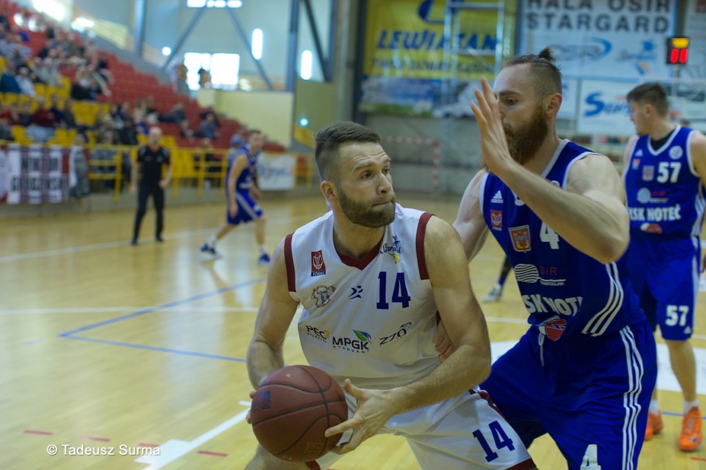 Czarna sobota na koszykarskich parkietach