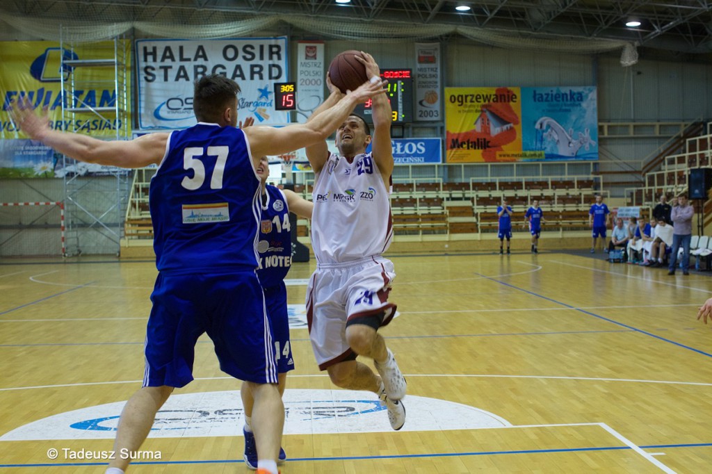 Czarna sobota na koszykarskich parkietach