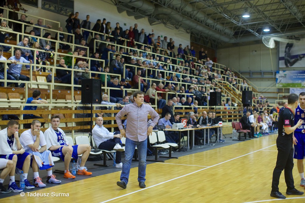 Czarna sobota na koszykarskich parkietach
