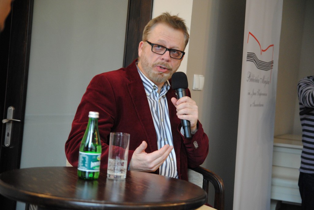 Tomasz Raczek odwiedził inowrocławską bibliotekę
