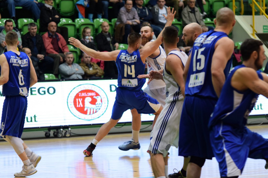 Pierwszy mecz play-out koszykarzy za nami