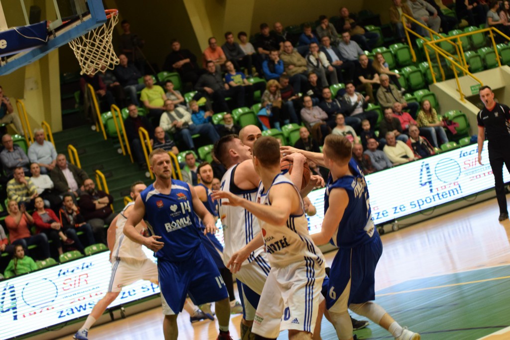Pierwszy mecz play-out koszykarzy za nami