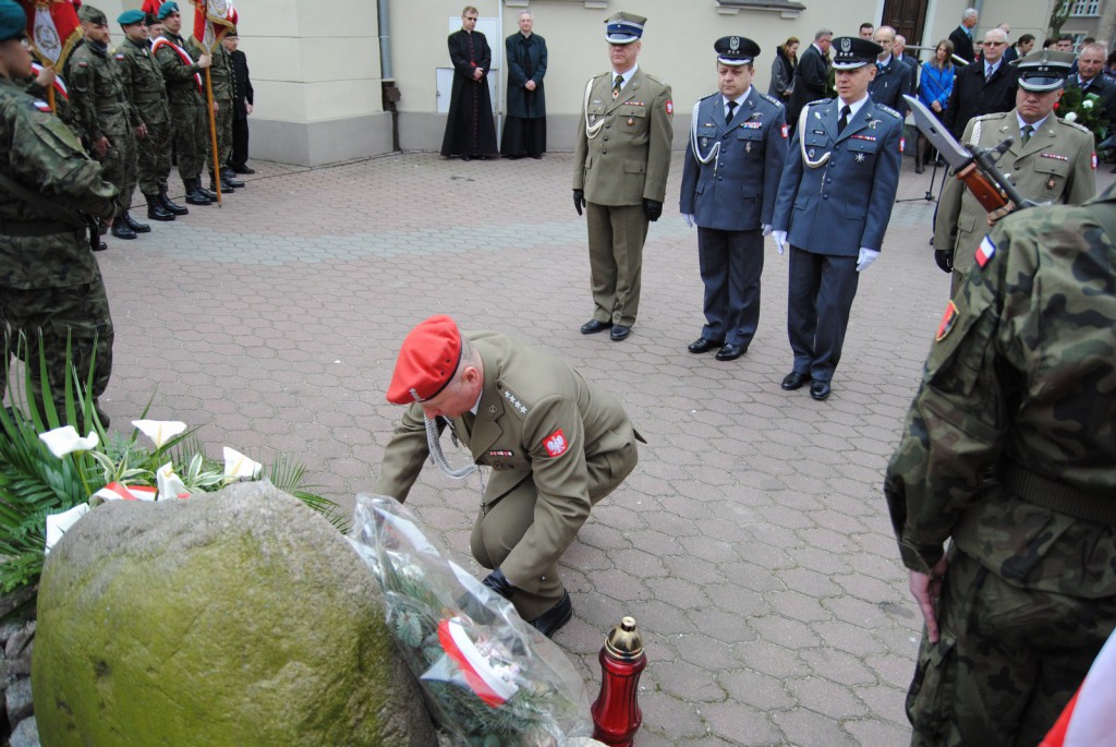 Inowrocławianie oddali hołd ofiarom zbrodni katyńskiej i katastrofy pod Smoleńskiem