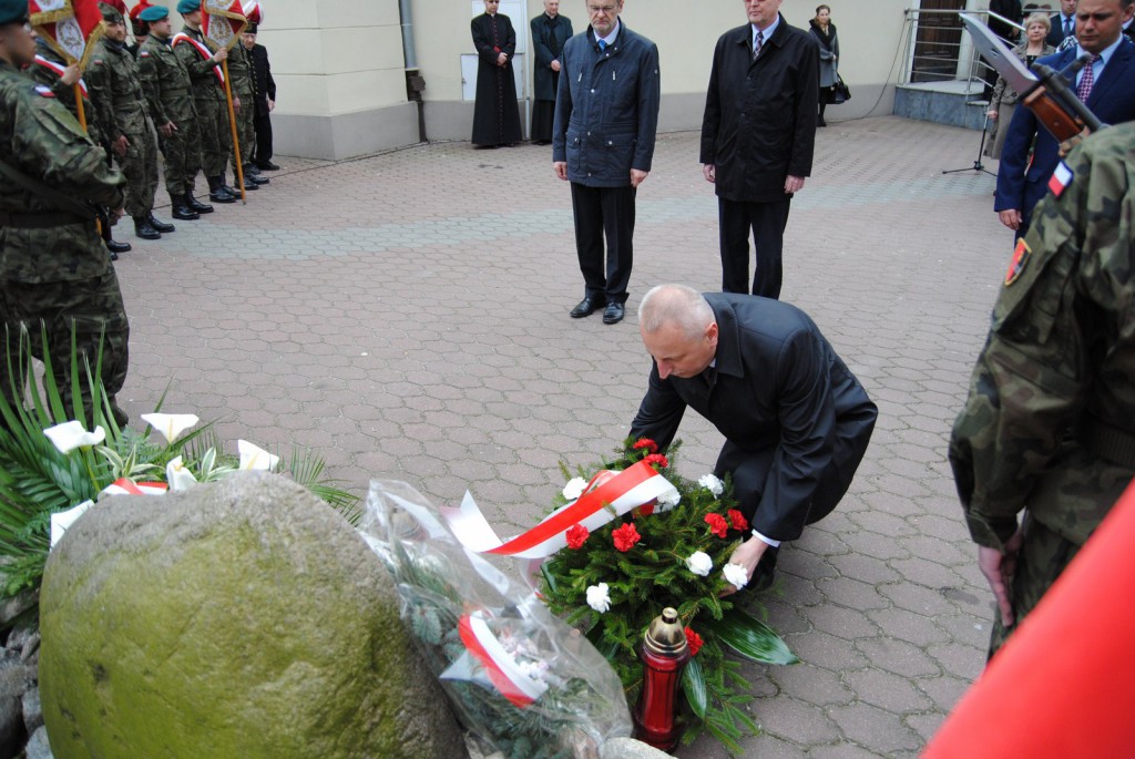 Inowrocławianie oddali hołd ofiarom zbrodni katyńskiej i katastrofy pod Smoleńskiem