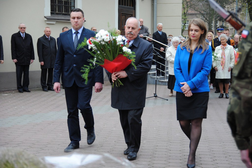 Inowrocławianie oddali hołd ofiarom zbrodni katyńskiej i katastrofy pod Smoleńskiem