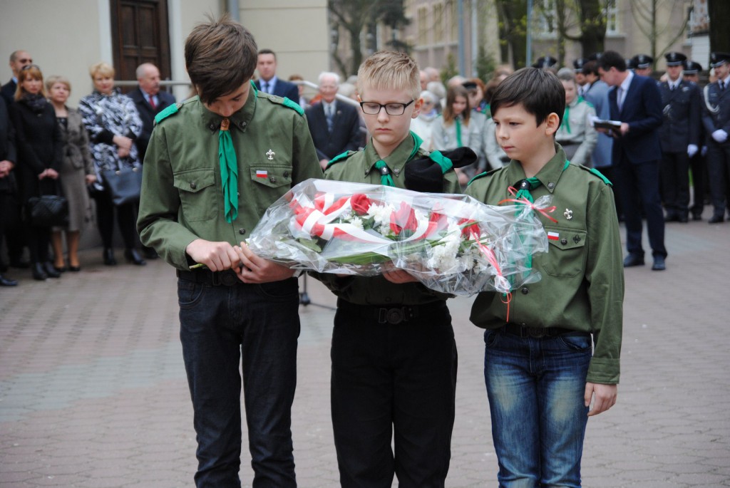 Inowrocławianie oddali hołd ofiarom zbrodni katyńskiej i katastrofy pod Smoleńskiem