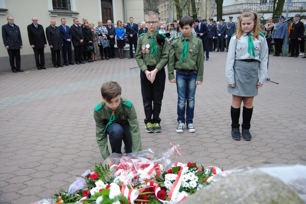 Inowrocławianie oddali hołd ofiarom zbrodni katyńskiej i katastrofy pod Smoleńskiem