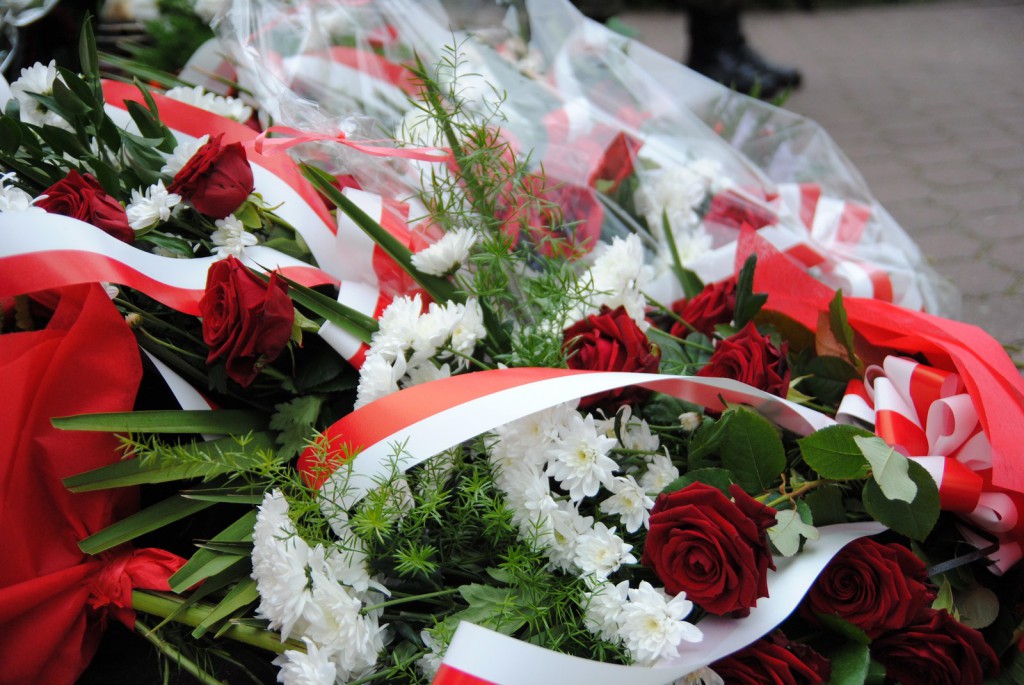 Inowrocławianie oddali hołd ofiarom zbrodni katyńskiej i katastrofy pod Smoleńskiem