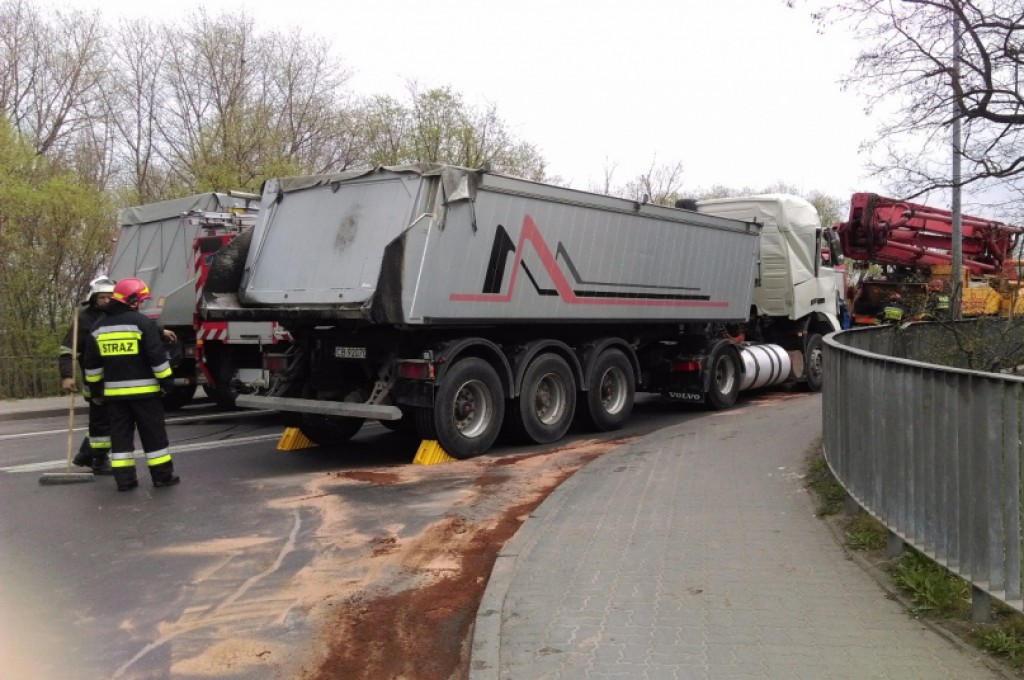 Wypadek na wiadukcie bydgoskim. Utrudnienia