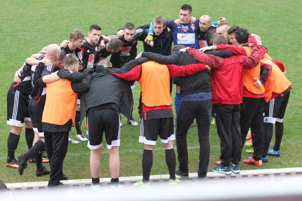 Biało-zieloni walczą na stadionie