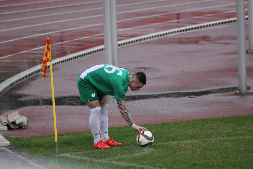 Biało-zieloni walczą na stadionie