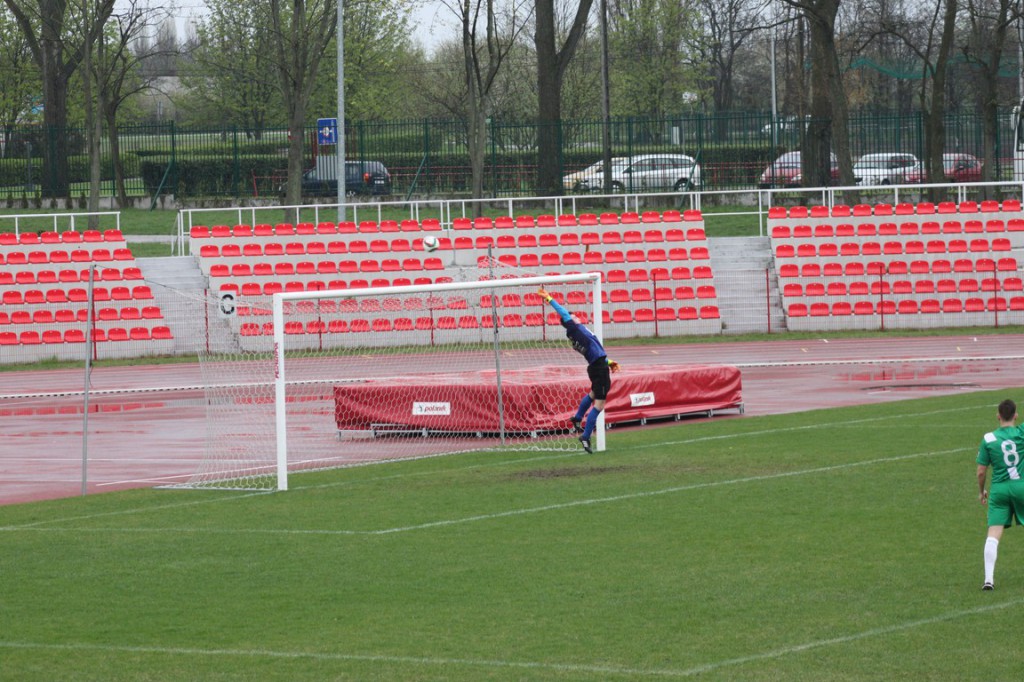 Biało-zieloni walczą na stadionie