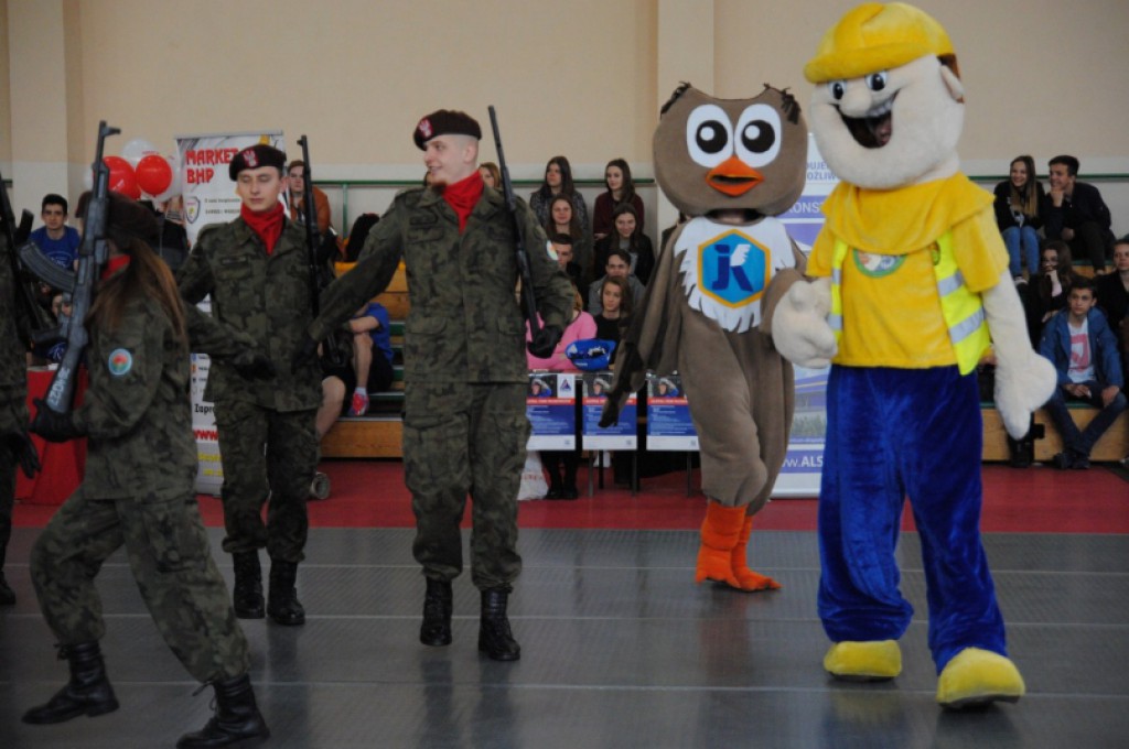 Gimnazjaliści na targach edukacyjnych