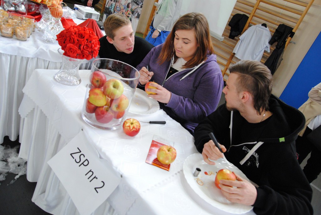 Gimnazjaliści na targach edukacyjnych