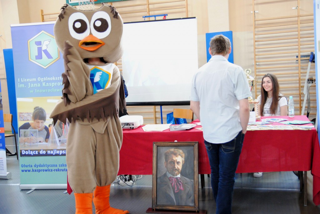 Gimnazjaliści na targach edukacyjnych