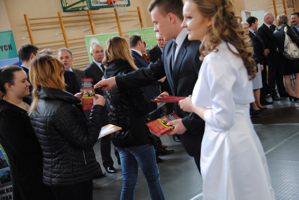 Gimnazjaliści na targach edukacyjnych