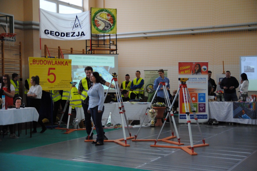 Gimnazjaliści na targach edukacyjnych