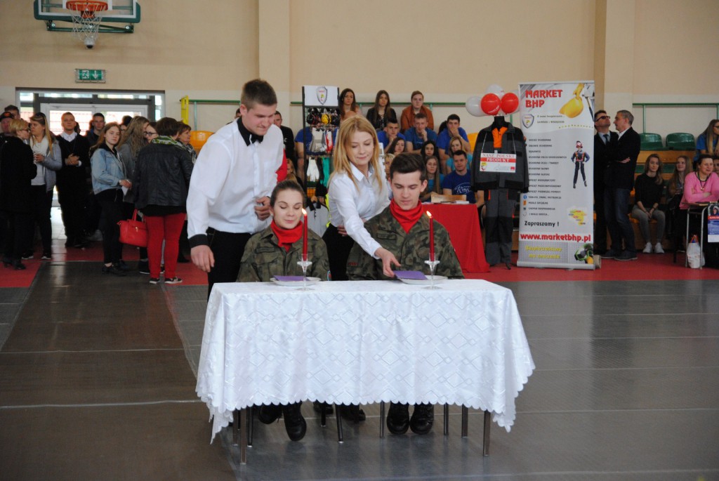 Gimnazjaliści na targach edukacyjnych