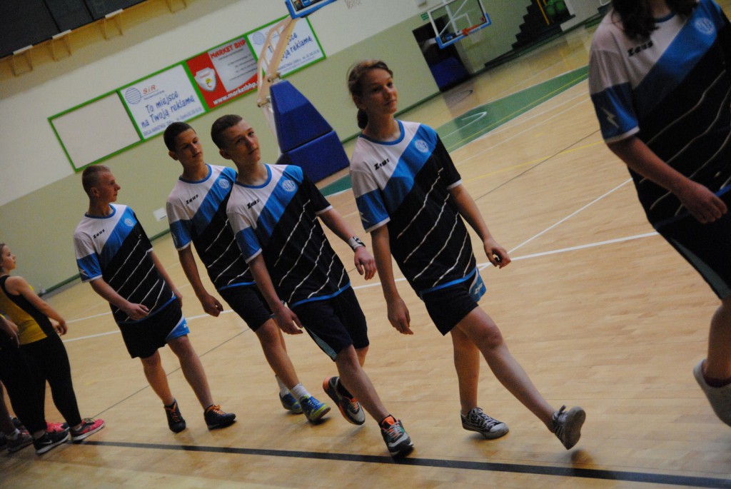 Sportowa rywalizacja gimnazjalistów pod okiem olimpijczyków