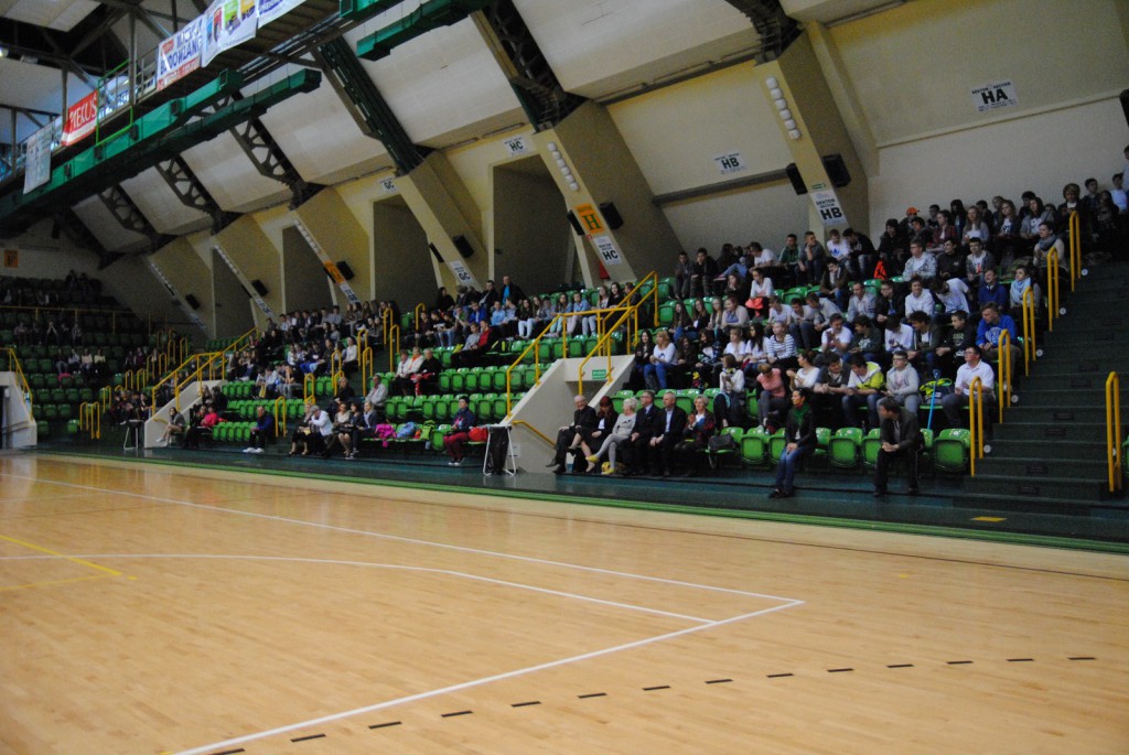 Sportowa rywalizacja gimnazjalistów pod okiem olimpijczyków