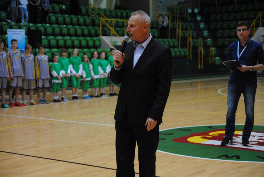 Sportowa rywalizacja gimnazjalistów pod okiem olimpijczyków