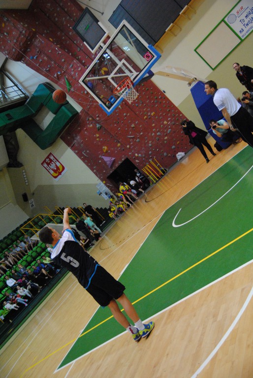Sportowa rywalizacja gimnazjalistów pod okiem olimpijczyków