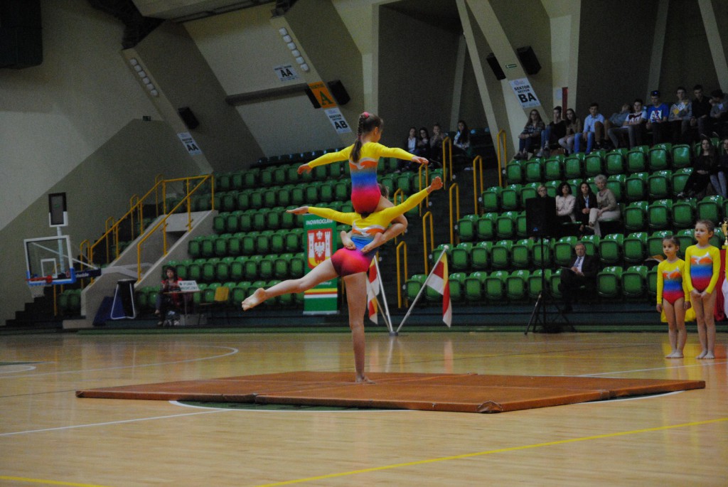 Sportowa rywalizacja gimnazjalistów pod okiem olimpijczyków