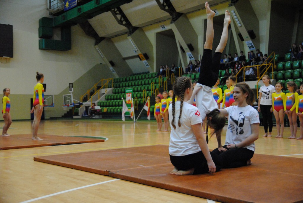 Sportowa rywalizacja gimnazjalistów pod okiem olimpijczyków