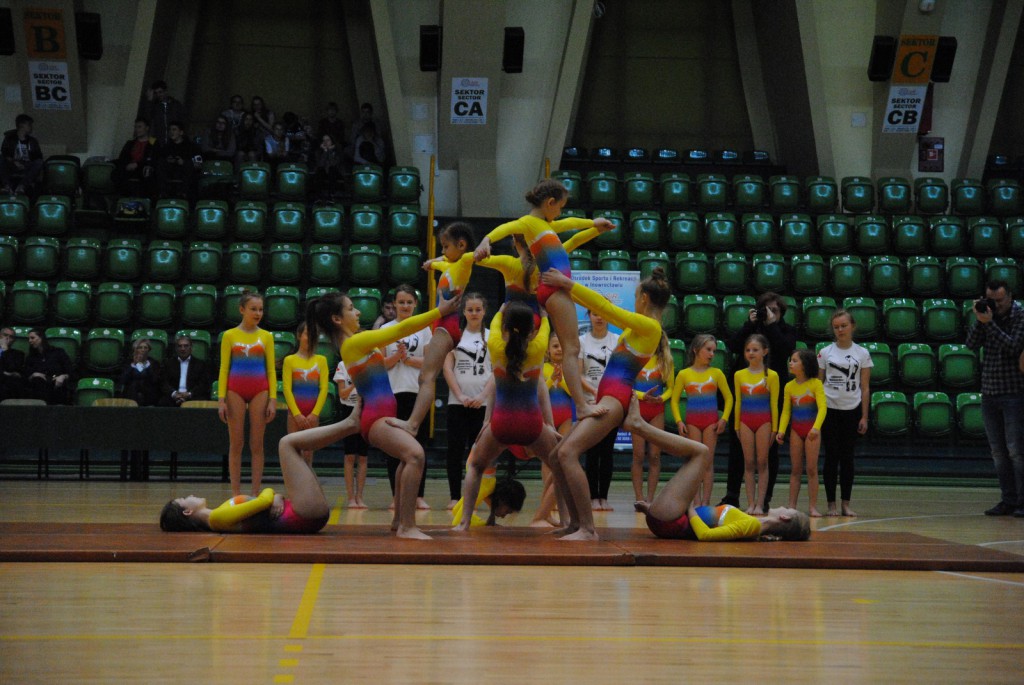 Sportowa rywalizacja gimnazjalistów pod okiem olimpijczyków