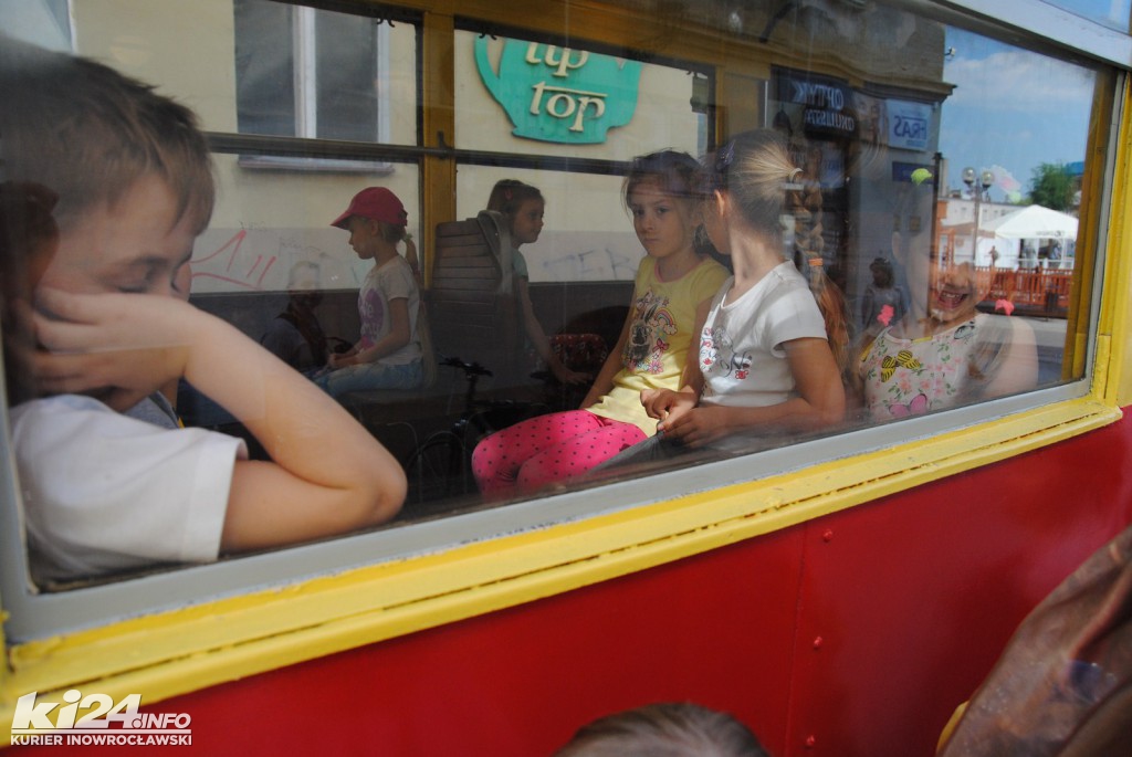 W zabytkowym tramwaju czytają legendy