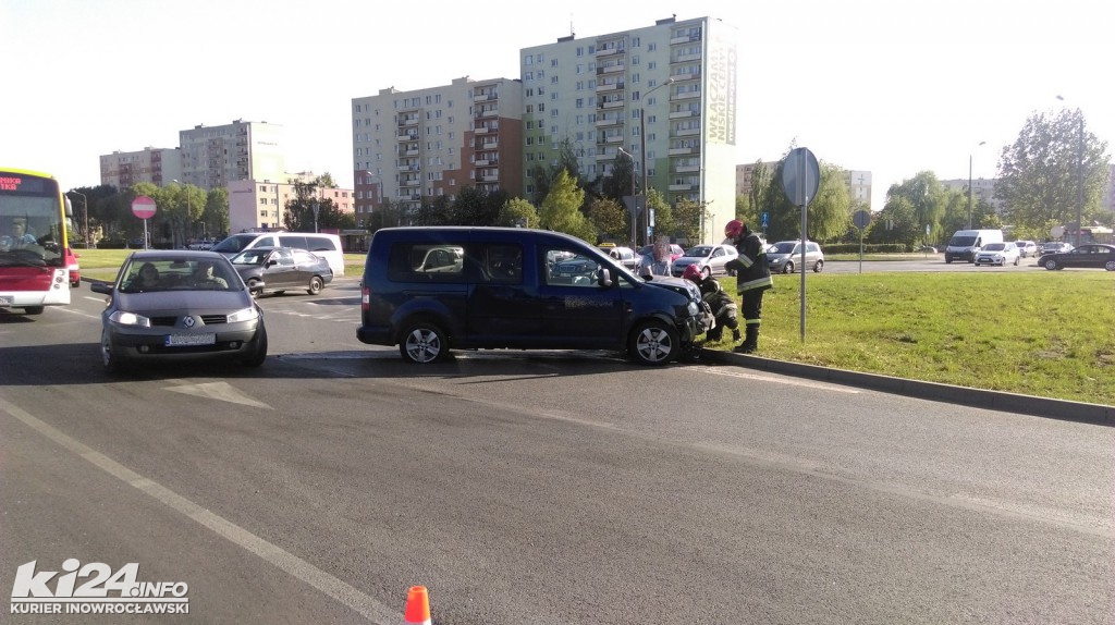 Potrójna kraksa na rąbińskim skrzyżowaniu