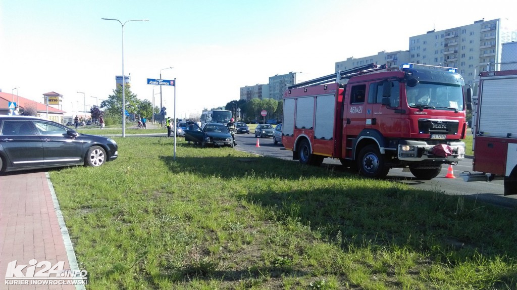 Potrójna kraksa na rąbińskim skrzyżowaniu