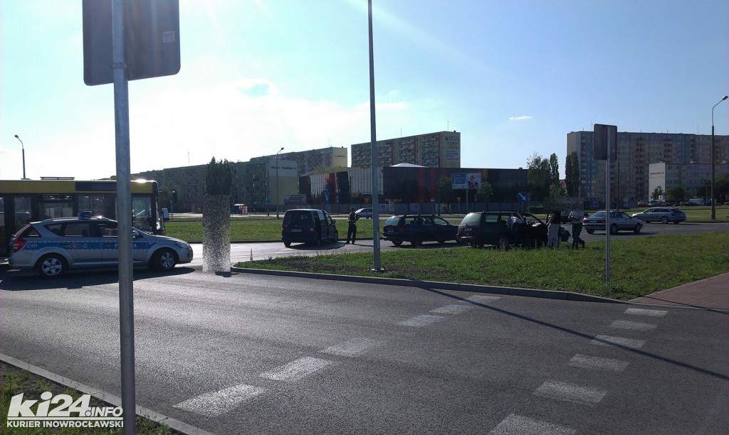 Potrójna kraksa na rąbińskim skrzyżowaniu