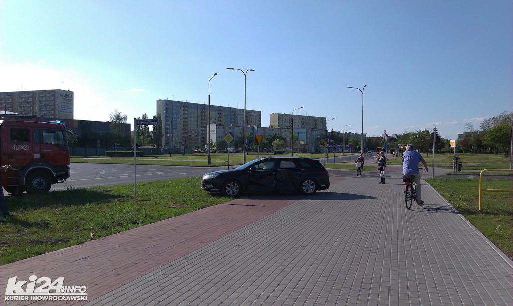 Potrójna kraksa na rąbińskim skrzyżowaniu