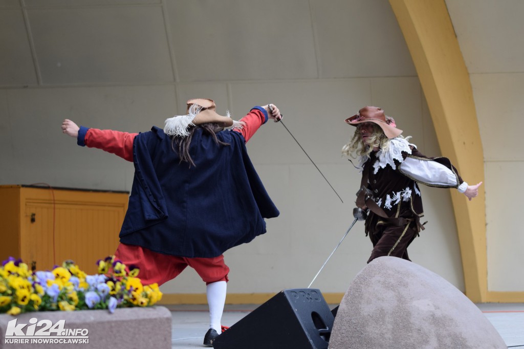 Tańczyli i walczyli z Szekspirem