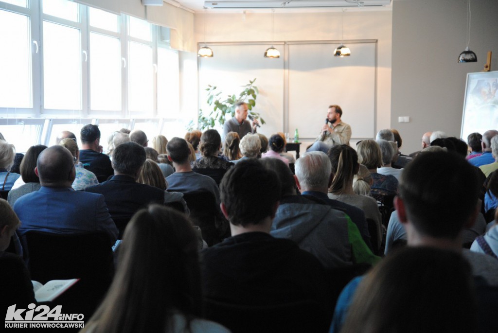 Spotkanie autorskie z Adamem Wajrakiem