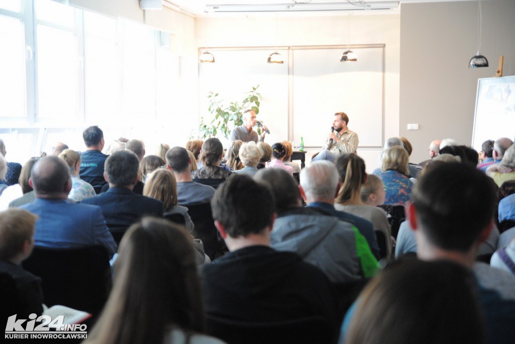 Spotkanie autorskie z Adamem Wajrakiem