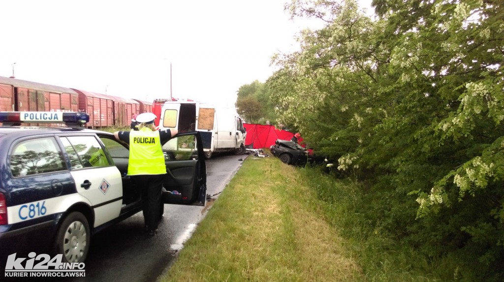 Śmiertelny wypadek w Inowrocławiu. Zderzyły się dwa samochody