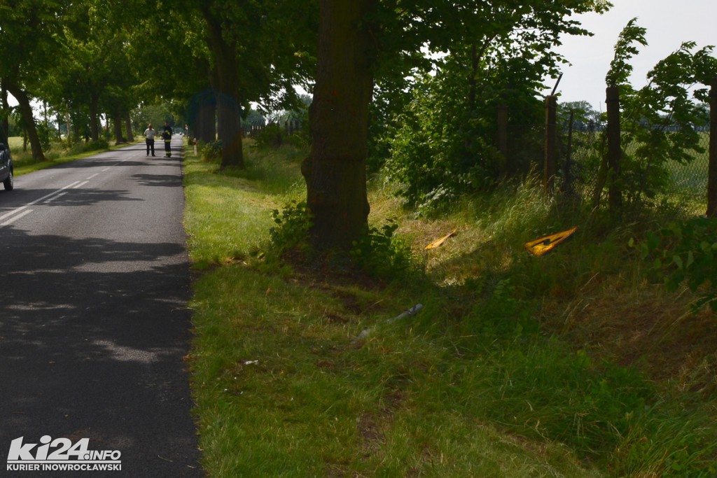 Śmiertelny wypadek.  Peugeot wjechał w drzewo