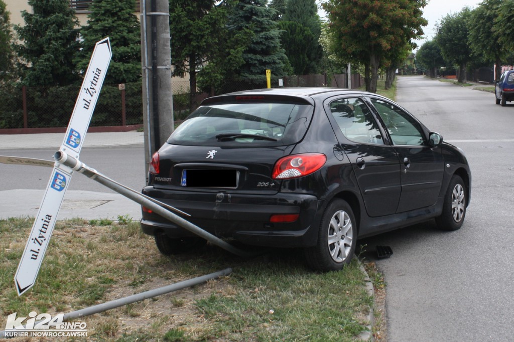 Kierująca peugeotem wymusiła pierwszeństwo