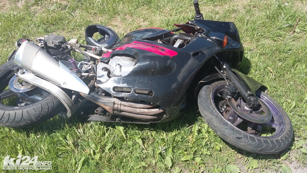 Motocyklista wywrócił się na motorze. Prowadził po alkoholu