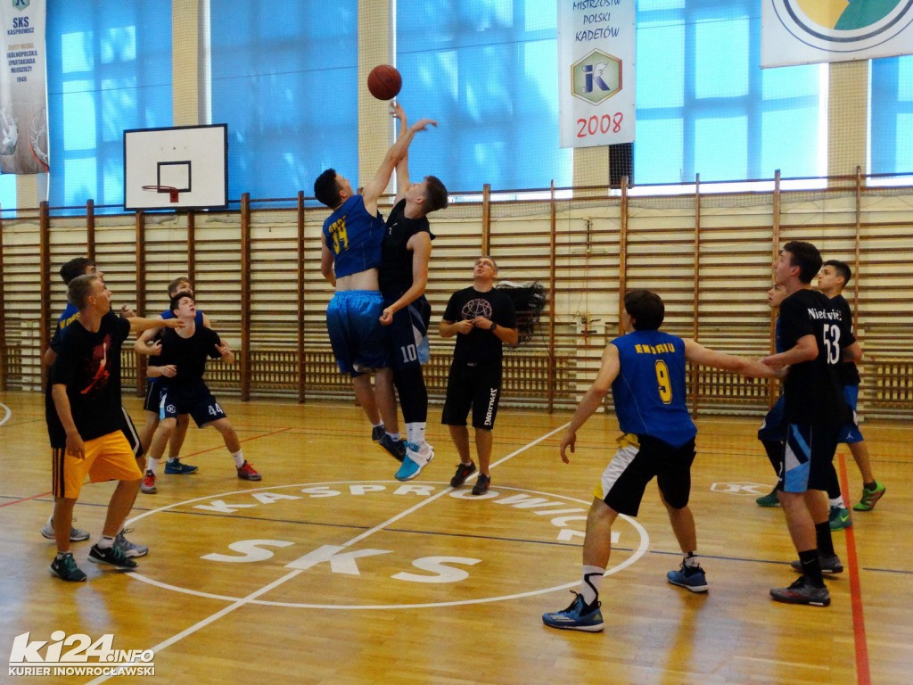 Cheerleaderki Kaspra po debiucie
